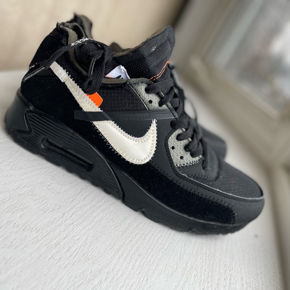 2019
Off-White x Air Max Beaverton, Oregon 90 'Black'